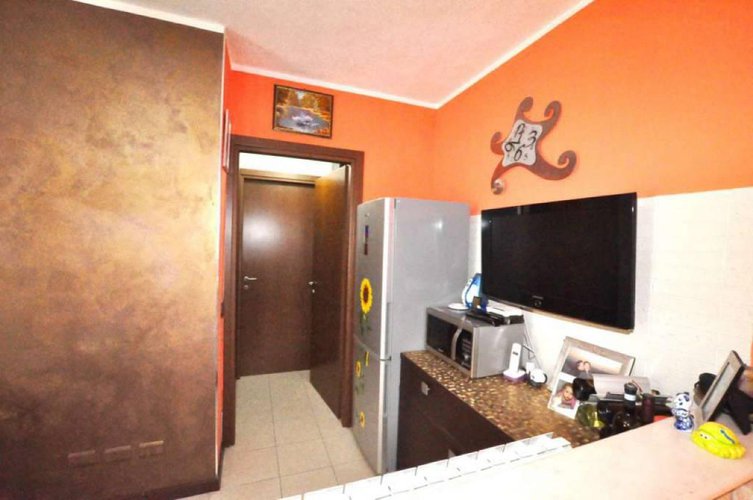 BILOCALE INDIPENDENTE IN VILLA CON GIARDINO IN VENDITA A VILLA D'ADDA Villa d'Adda