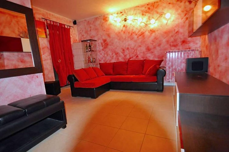 BILOCALE INDIPENDENTE IN VILLA CON GIARDINO IN VENDITA A VILLA D'ADDA Villa d'Adda