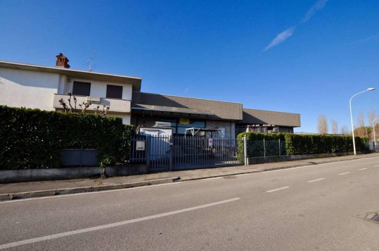 CAPANNONE IN AFFITTO A CALUSCO D'ADDA Calusco d'Adda