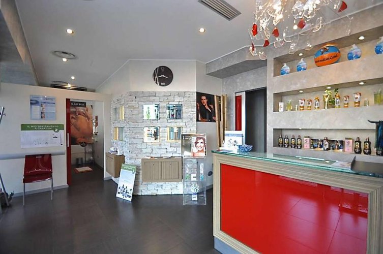 ATTIVITA' DI CENTRO ESTETICO E SOLARIUM A TERNO D'ISOLA Terno d'Isola