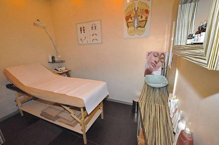 ATTIVITA' DI CENTRO ESTETICO E SOLARIUM A TERNO D'ISOLA Terno d'Isola