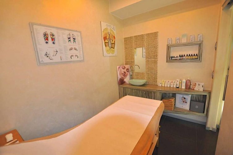 ATTIVITA' DI CENTRO ESTETICO E SOLARIUM A TERNO D'ISOLA Terno d'Isola