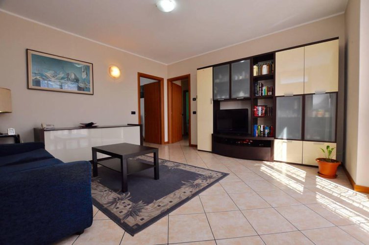 TRILOCALE IN VENDITA A MADONE Madone