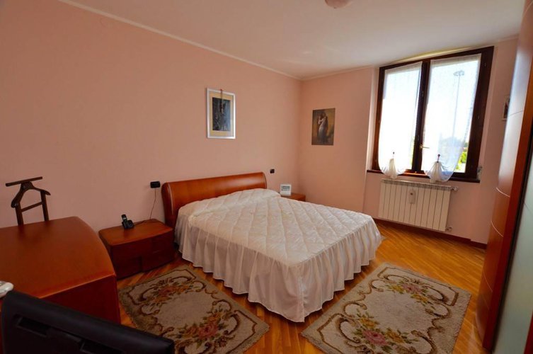 TRILOCALE IN VENDITA A MADONE Madone