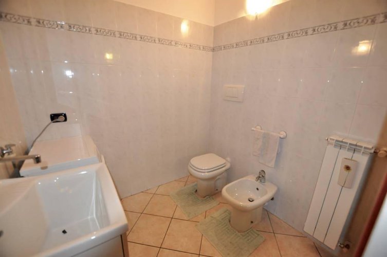 TRILOCALE IN VENDITA A MADONE Madone