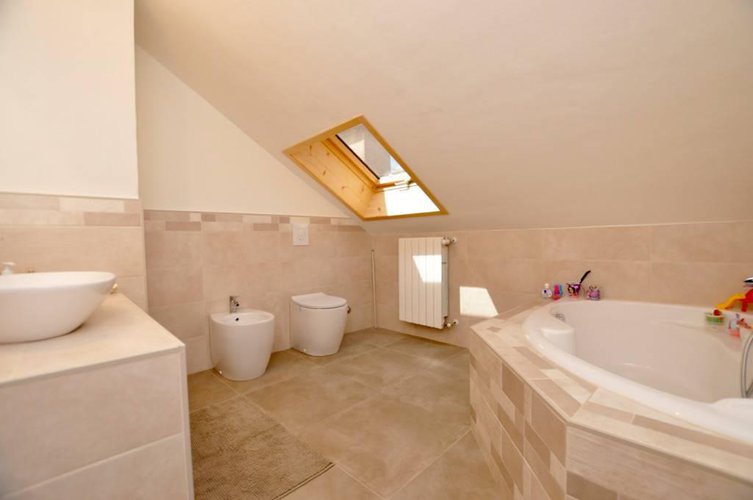 VILLETTA A SCHIERA IN VENDITA A FILAGO - FRAZ. MARNE Filago