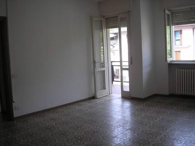 LEFFE: Trilocale a 70.000 €uro Leffe