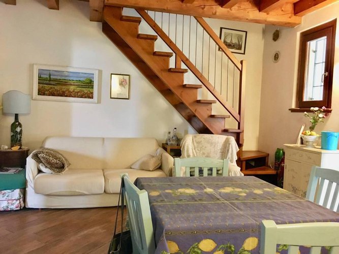 OCCASIONE!!!QUADRILOCALE CON PISCINA.FRONTE LAGO. Spinone al Lago