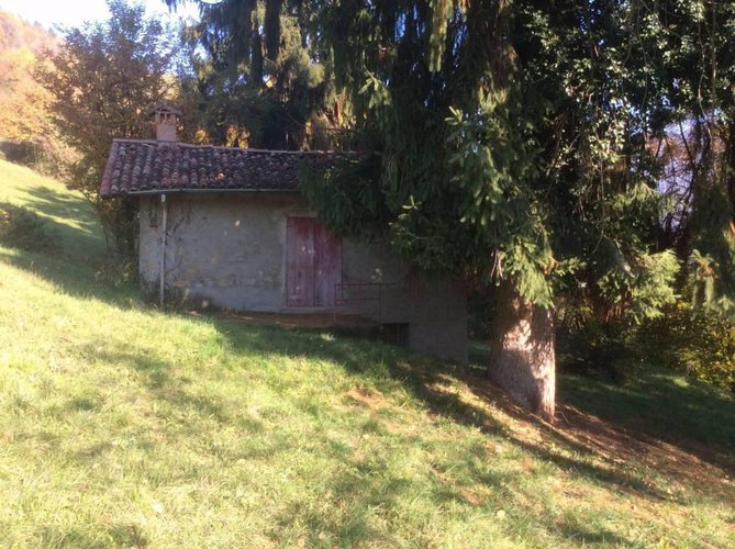 Spinone al Lago, Cascina di 90 mq e terreno agricolo 20.000 mq VISTA LAGO ENDINE Spinone al Lago