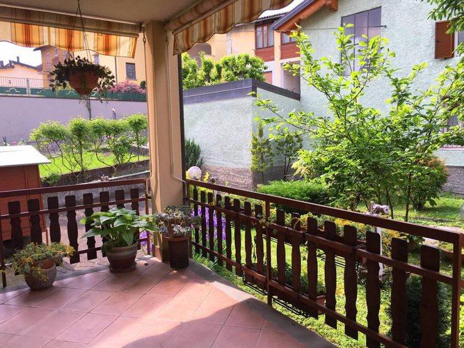 CASA INDIPENDENTE ZONA CENTARLE. A POCHI PASSI DAL LAGO Spinone al Lago