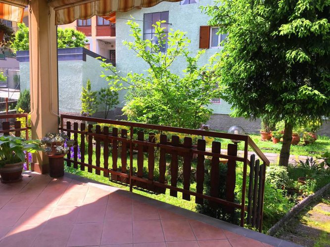 CASA INDIPENDENTE ZONA CENTARLE. A POCHI PASSI DAL LAGO Spinone al Lago