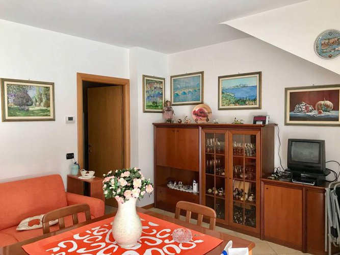 BELLISSIMO APPARTAMENTO 60 MQ PIANO TERRA CON GIARDINO E BOX Spinone al Lago