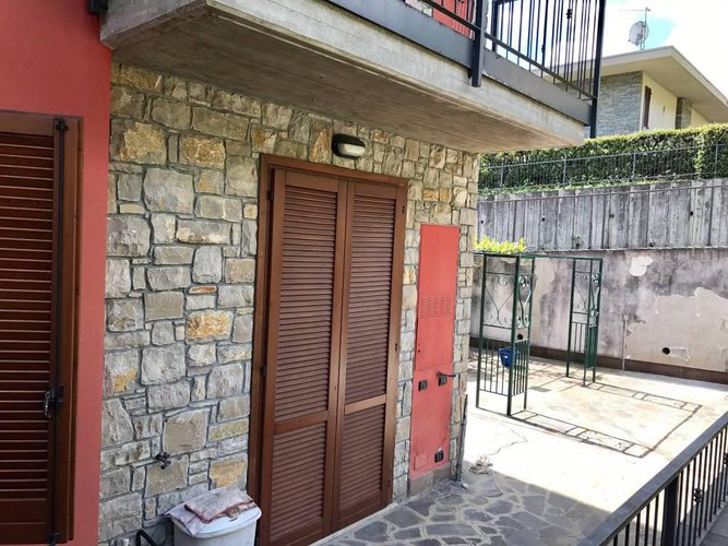 BELLISSIMO APPARTAMENTO 60 MQ PIANO TERRA CON GIARDINO E BOX Spinone al Lago