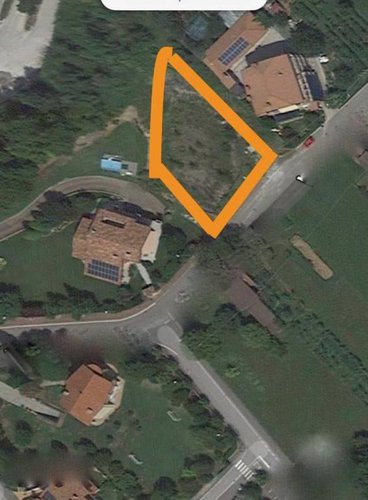 STUPENDA ZONA RESIDENZIALE DI ENTRATICO. TERRENO DI 1800Mq.