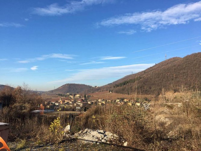 STUPENDA ZONA RESIDENZIALE DI ENTRATICO. TERRENO DI 1800Mq. Entratico