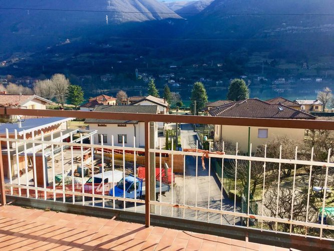 ATTICO-MANSARDA VISTA LAGO CON TERRAZZA Spinone al Lago