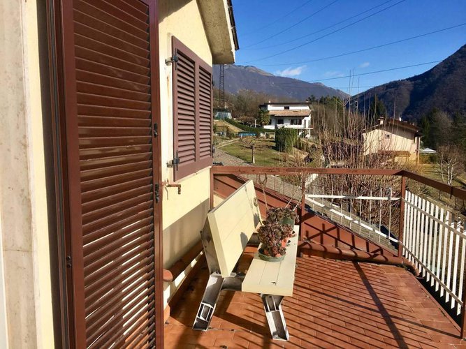ATTICO-MANSARDA VISTA LAGO CON TERRAZZA Spinone al Lago