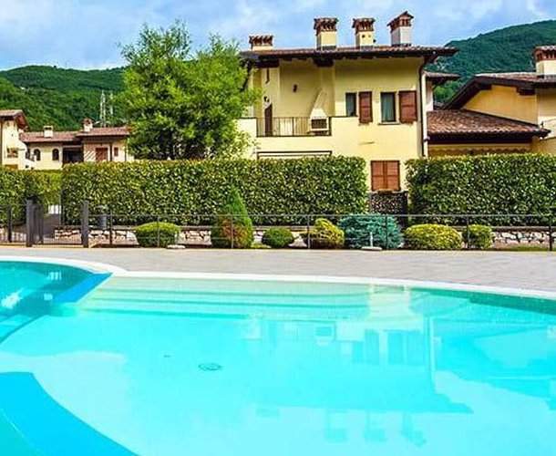 FAVOLOSO E SIGNORILE APPARTAMENTO TRILOCALE A PIANO TERRA Spinone al Lago