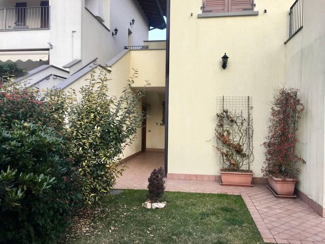 FAVOLOSO E SIGNORILE APPARTAMENTO TRILOCALE A PIANO TERRA Spinone al Lago