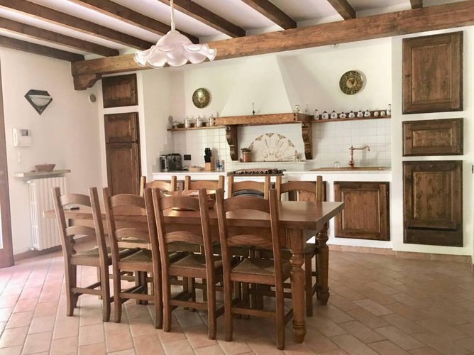 BELLISIMA PORZIONE DI VILLA FRONTE LAGO CON TERRENO Spinone al Lago
