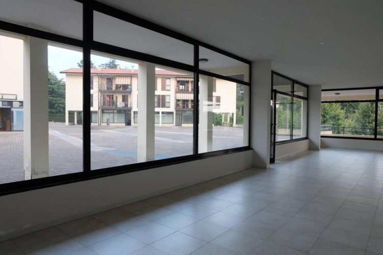 Cerita negozio/ufficio 95 mq. Almenno San Bartolomeo