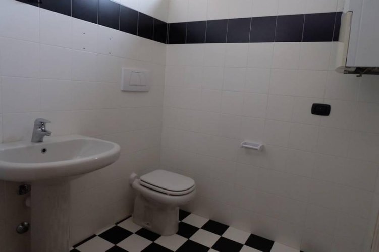 Cerita negozio/ufficio 95 mq. Almenno San Bartolomeo