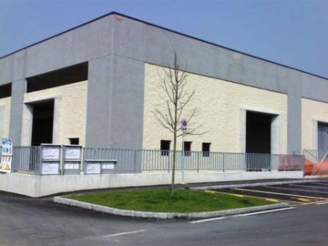 COMPLESSO COMMERCIALE / ARTIGIANALE / INDUSTRIALE