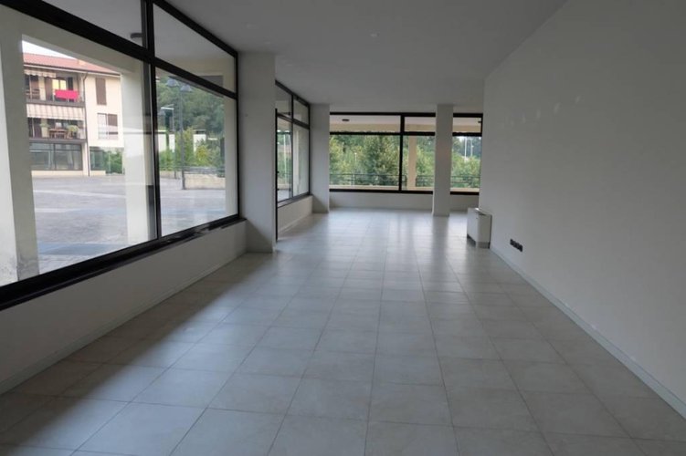 Cerita negozio/ufficio 95 mq. Almenno San Bartolomeo