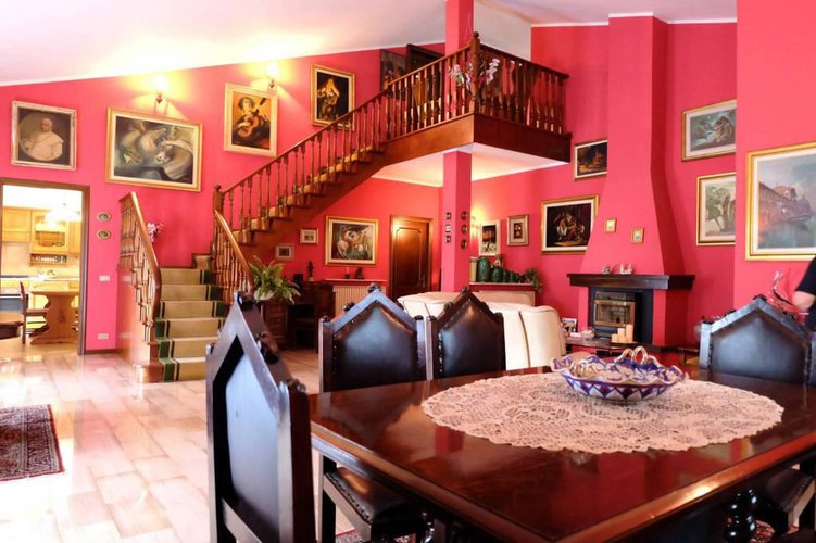 ultimo piano 330 mq + 800 area esclusiva Castelli Calepio