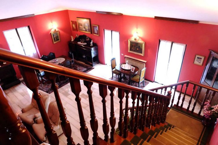 ultimo piano 330 mq + 800 area esclusiva Castelli Calepio