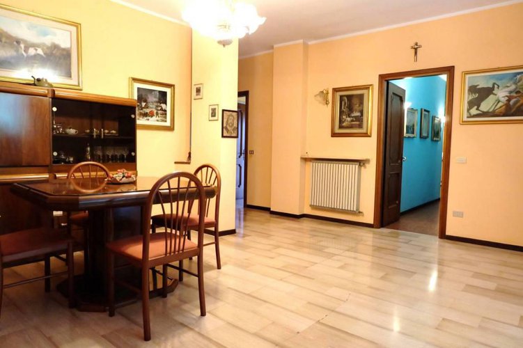 ultimo piano 330 mq + 800 area esclusiva Castelli Calepio