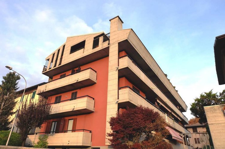 Trilocale con terrazze e box Clusone