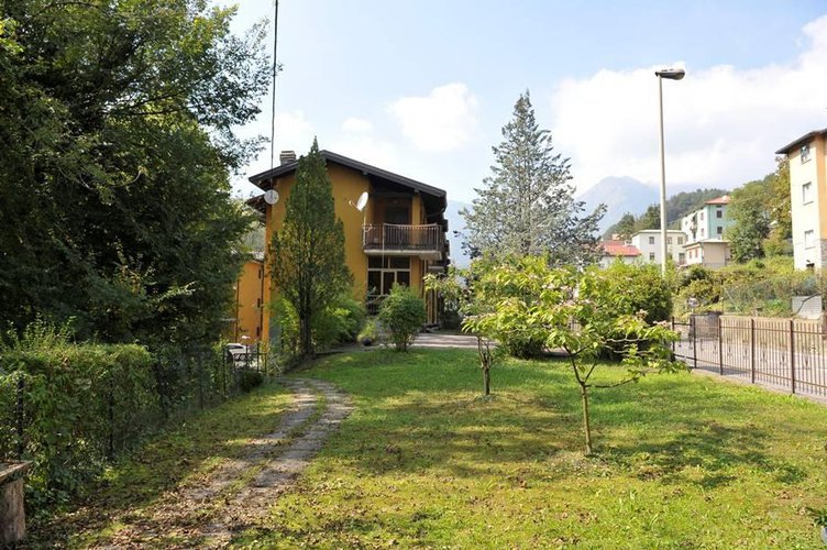 Sant’Omobono Terme servitissimo bilocale balconato con box Sant'Omobono Terme