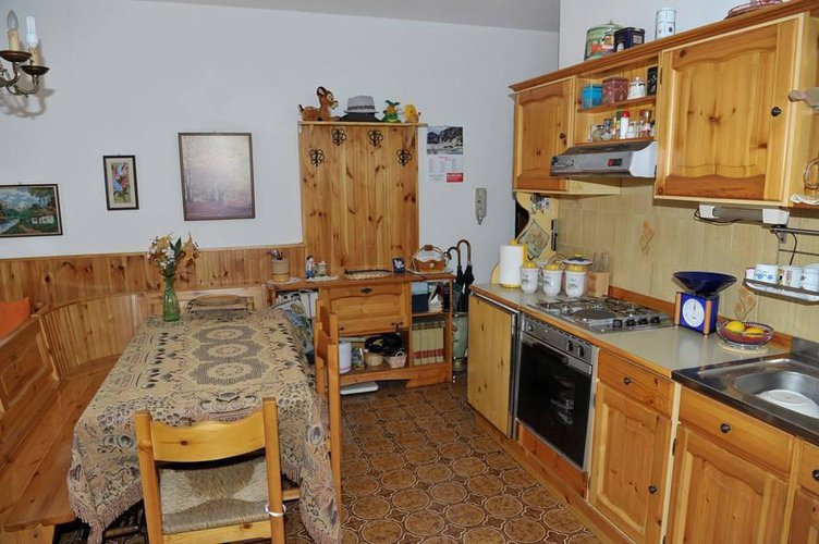 Sant’Omobono Terme servitissimo bilocale balconato con box Sant'Omobono Terme