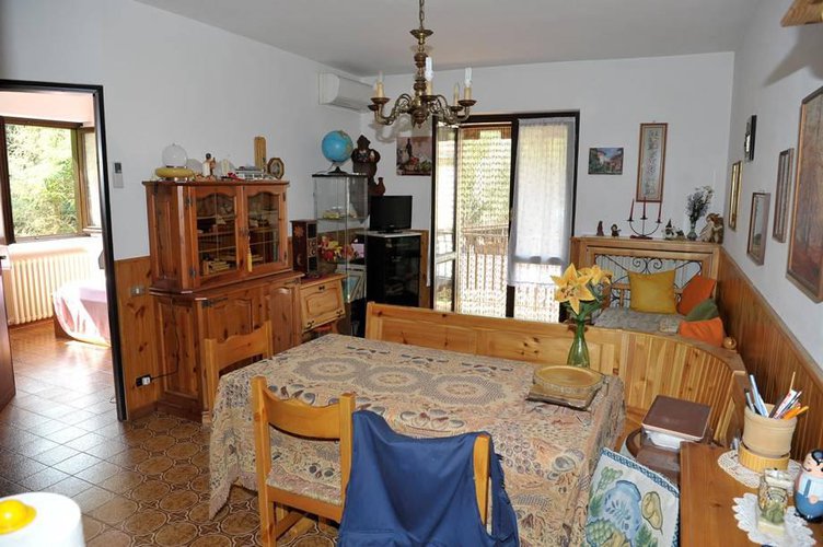 Sant’Omobono Terme servitissimo bilocale balconato con box Sant'Omobono Terme