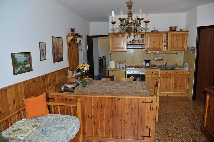 Sant’Omobono Terme servitissimo bilocale balconato con box Sant'Omobono Terme