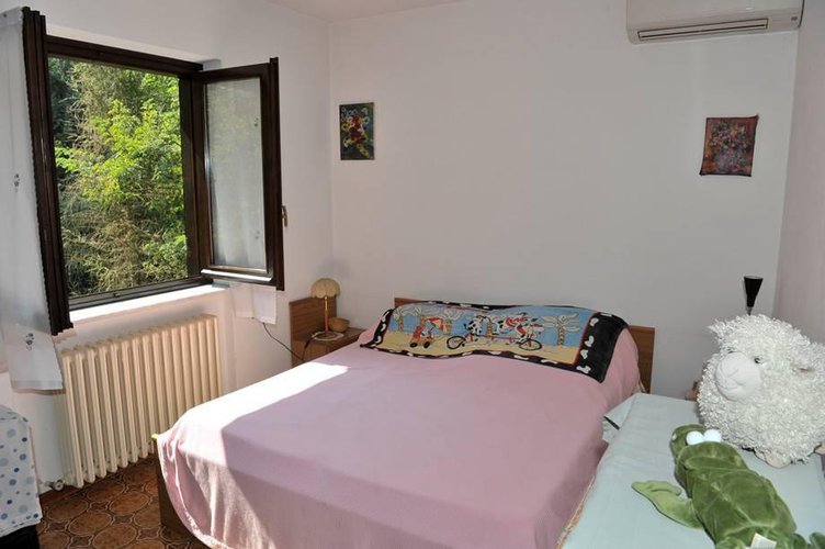 Sant’Omobono Terme servitissimo bilocale balconato con box Sant'Omobono Terme