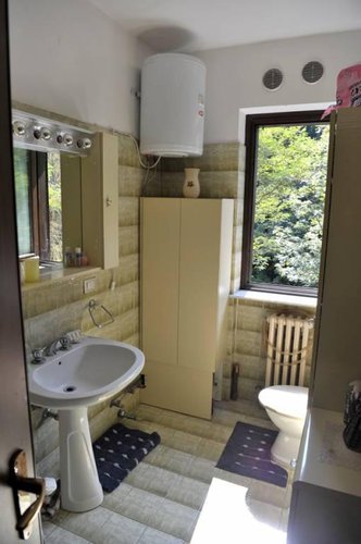 Sant’Omobono Terme servitissimo bilocale balconato con box Sant'Omobono Terme