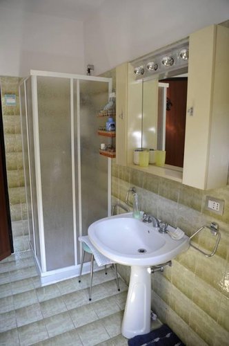 Sant’Omobono Terme servitissimo bilocale balconato con box Sant'Omobono Terme