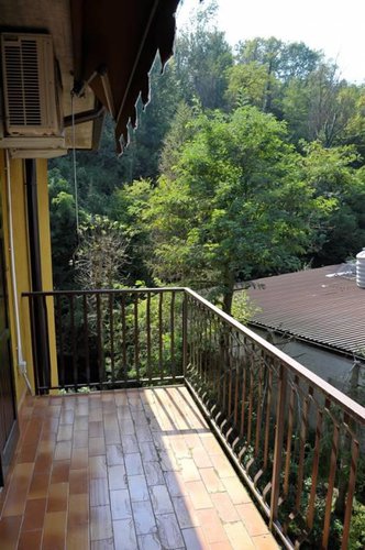 Sant’Omobono Terme servitissimo bilocale balconato con box Sant'Omobono Terme