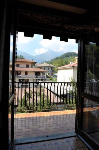 Sant’Omobono Terme servitissimo bilocale balconato con box Sant'Omobono Terme