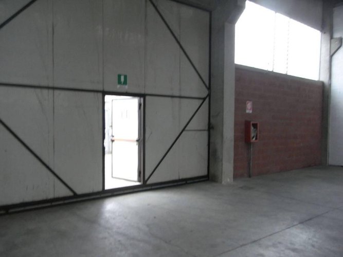 VALBREMBO - ZONA INDUSTRIALE - CAPANNONE Valbrembo