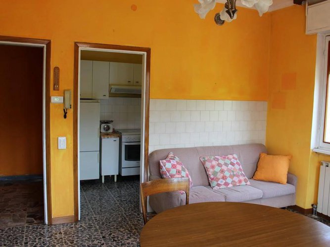 Casa indipendente con terreno e autorimessa Zandobbio