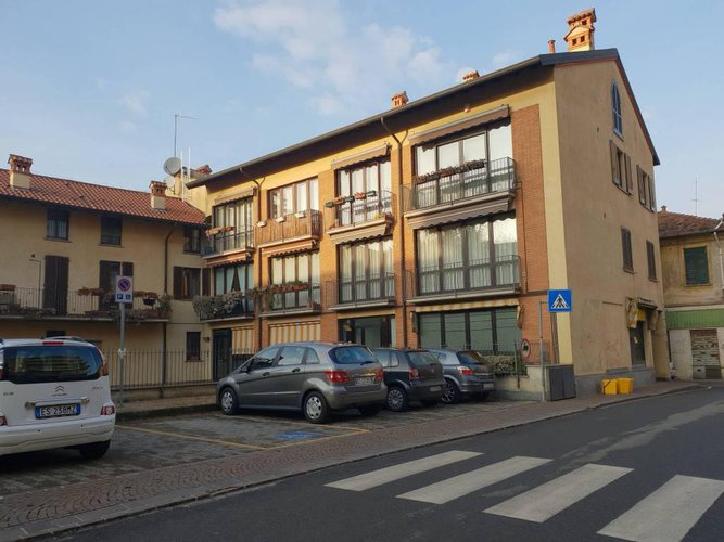 MERATESE NEGOZIO CON SOLUZIONE AFFITTO A RISCATTO Osnago