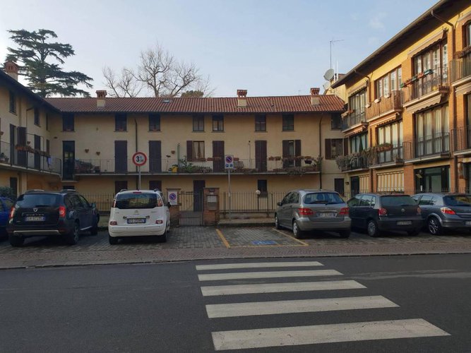 MERATESE NEGOZIO CON SOLUZIONE AFFITTO A RISCATTO Osnago