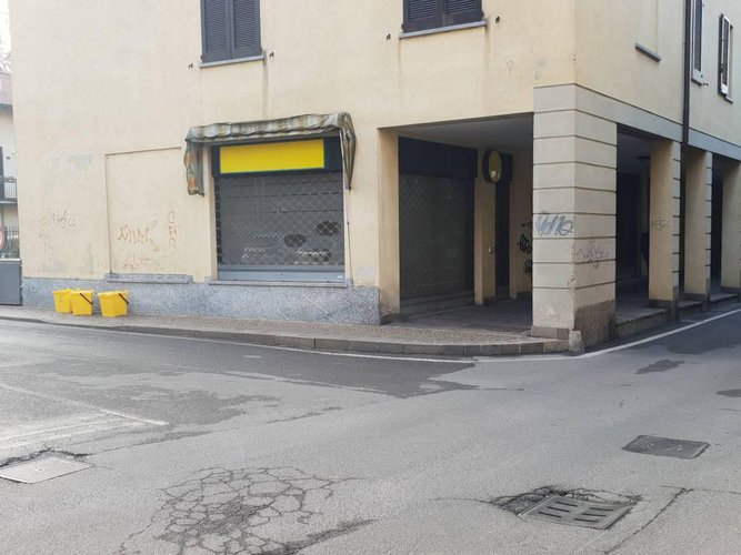MERATESE NEGOZIO CON SOLUZIONE AFFITTO A RISCATTO Osnago