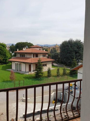 COMODO CON SCUOLE, SUPERMERCATO E MEZZI DI TRASPORTO Merate