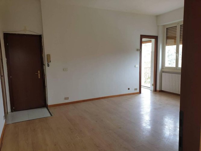 COMODO CON SCUOLE, SUPERMERCATO E MEZZI DI TRASPORTO Merate