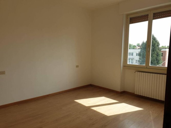 COMODO CON SCUOLE, SUPERMERCATO E MEZZI DI TRASPORTO Merate