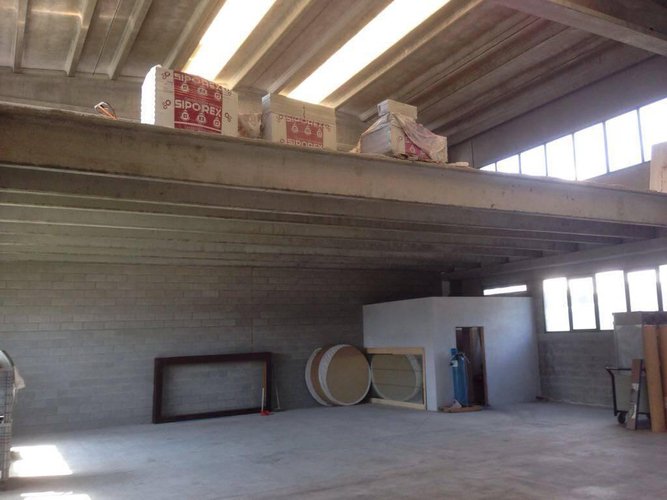 Capannone Paina confine con Seregno Giussano